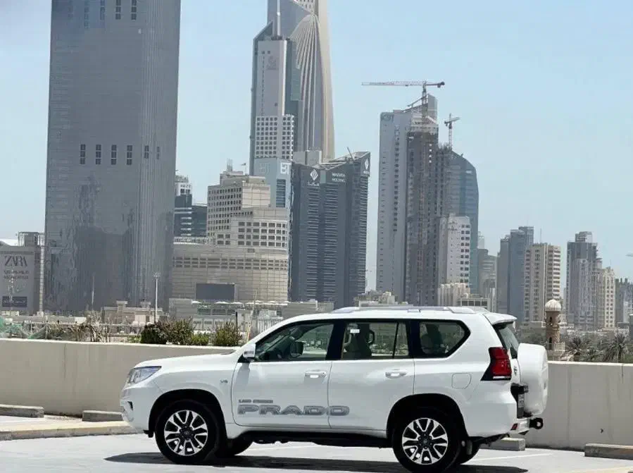 TOYOTA PRADOمدل 2022 با تردد نامحدود گذر موقت|خودرو سواری و وانت|تهران, الهیه|دیوار