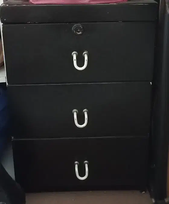 پاتختی سه کشو|تخت و سرویس خواب|قم, پردیسان|دیوار