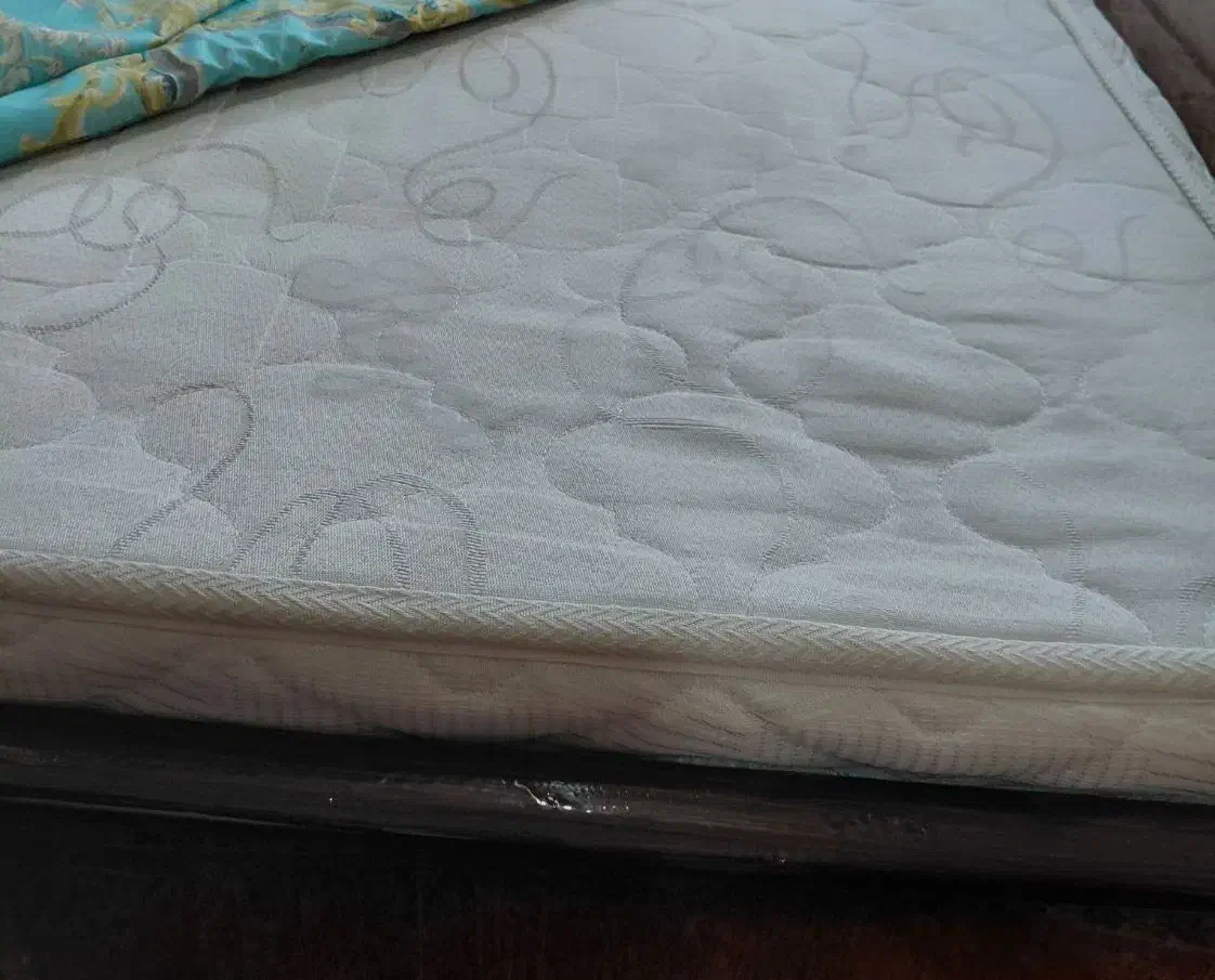 تخت دو نفره چوبی|تخت و سرویس خواب|آق قلا, |دیوار