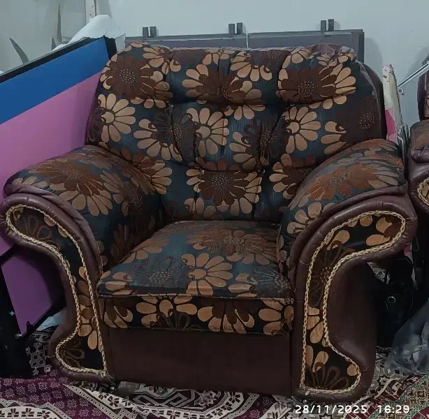 فروش مبل و جلو مبلی بدلیل کمبود جا|مبلمان خانگی و میز عسلی|صومعهسرا, |دیوار