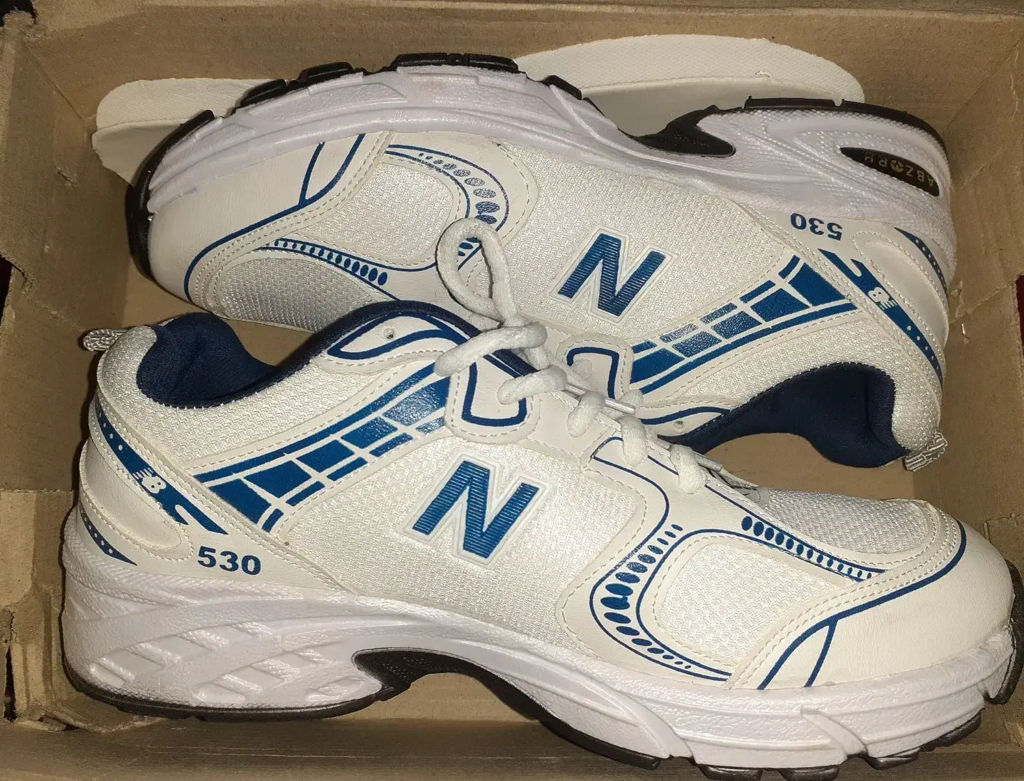 کفش سالامون و کفش نیوبالانس|کیف، کفش، کمربند|دهدشت, |دیوار