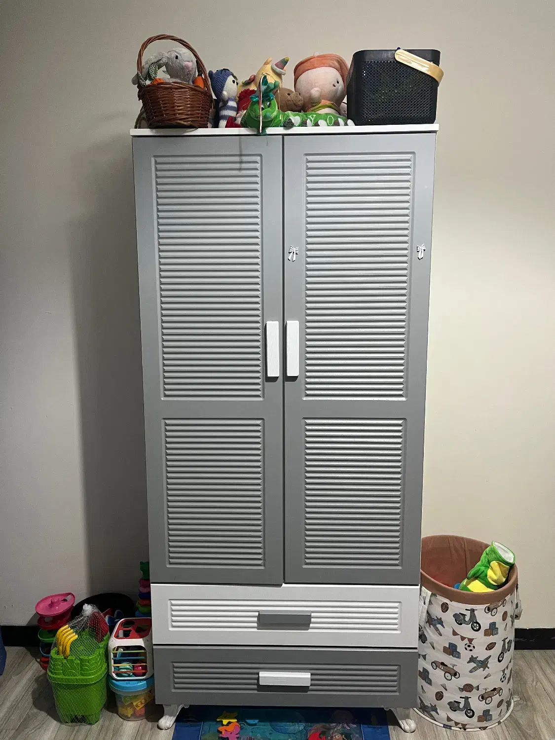 سرویس تخت و کمد و کشو|اسباب و اثاث بچه|فردیس, خیام غربی|دیوار