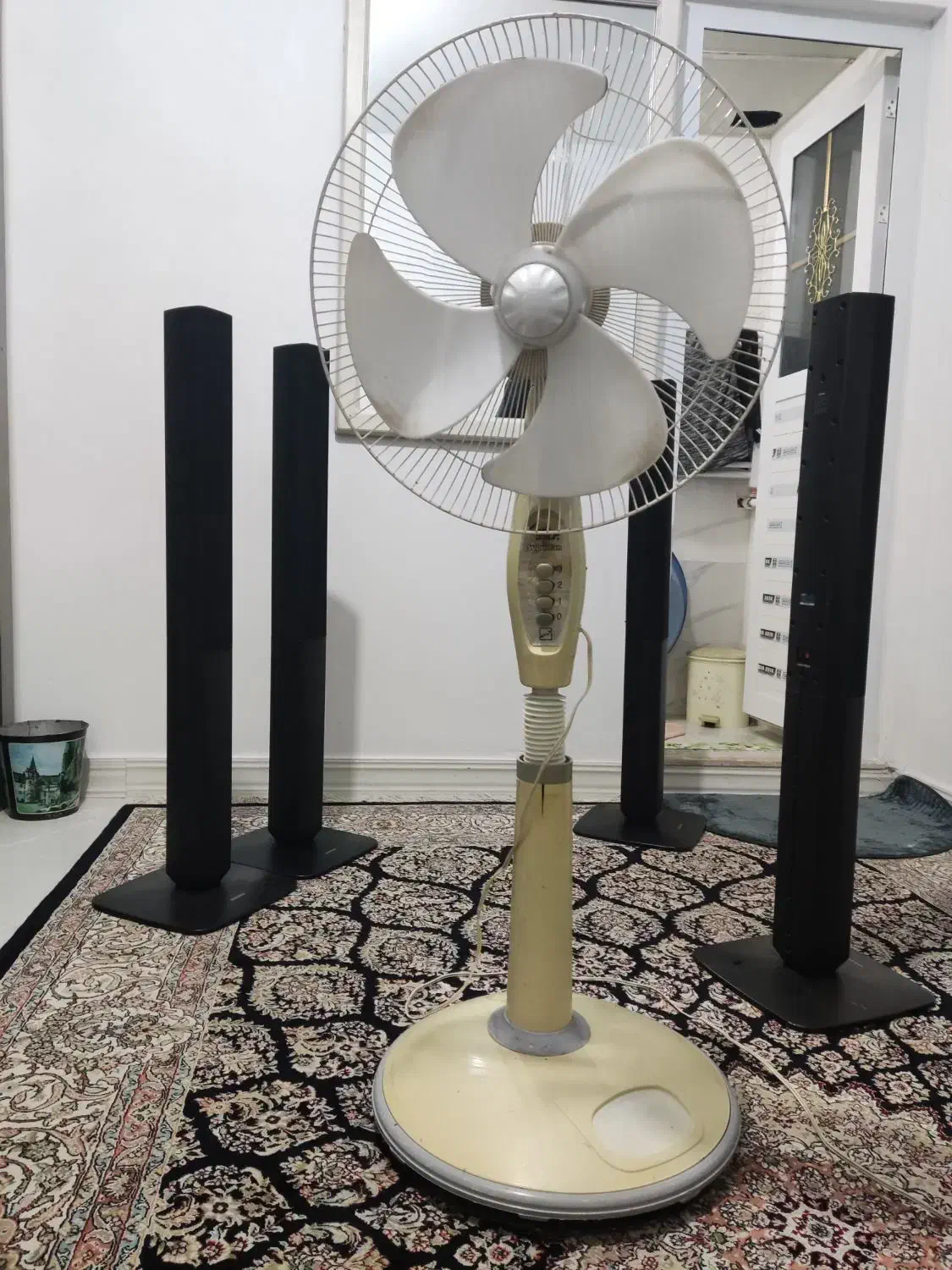 دو عدد پنکه نیاز ب تعمیر|پنکه و تصفیه‌کنندهٔ هوا|رشت, کوی مهر|دیوار