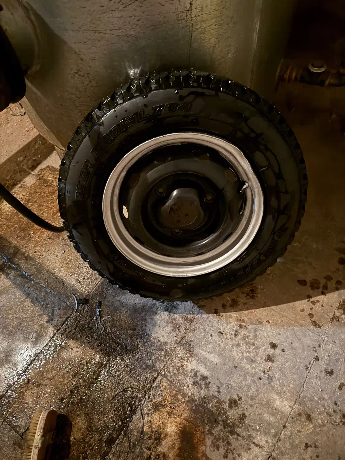 رینگ فولادی و لاستیک یخ شکن رنو پنج یک جفت|قطعات یدکی و لوازم جانبی|تهران, مهران (سیدخندان)|دیوار