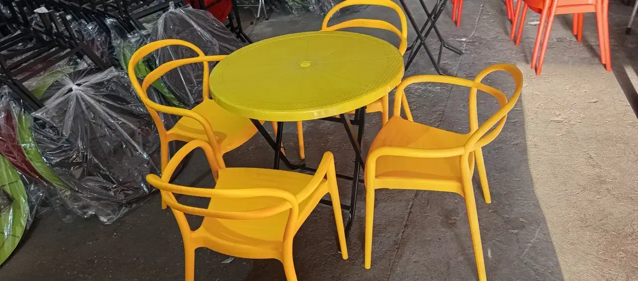 صندلی مدرن لهستانی|صندلی و نیمکت|شیراز, محراب|دیوار