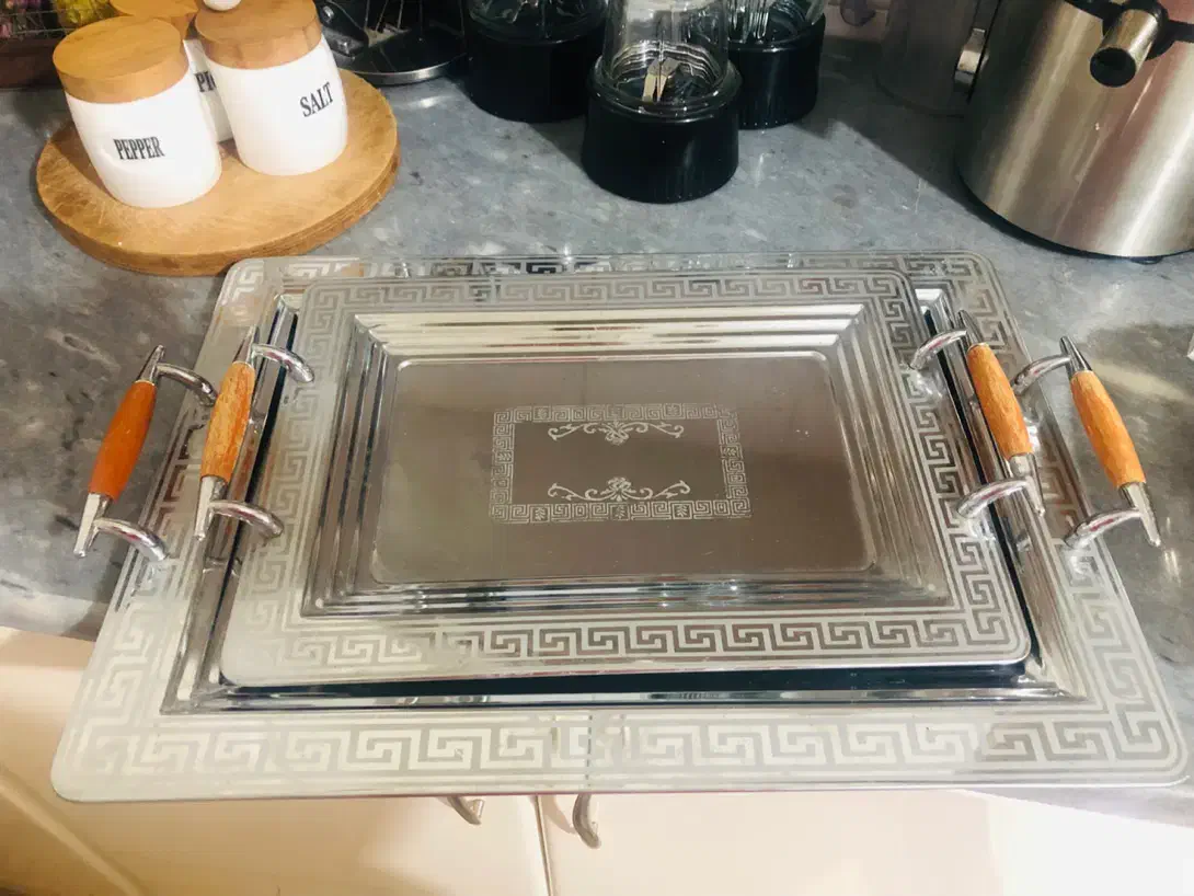 سینی پذیرایی جنس برنج و آهنی نو /تابه رژیمی چدن|ظروف سرو و پذیرایی|الشتر, |دیوار