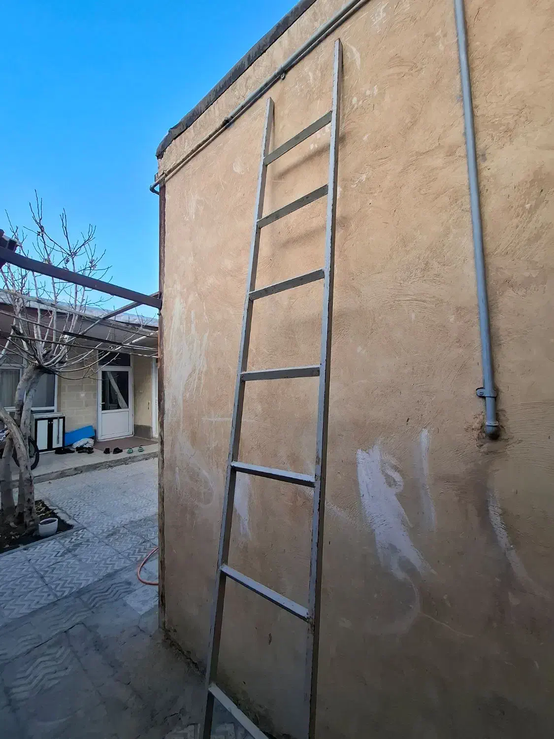 نردبان آهنی|ابزارآلات|بهار, |دیوار