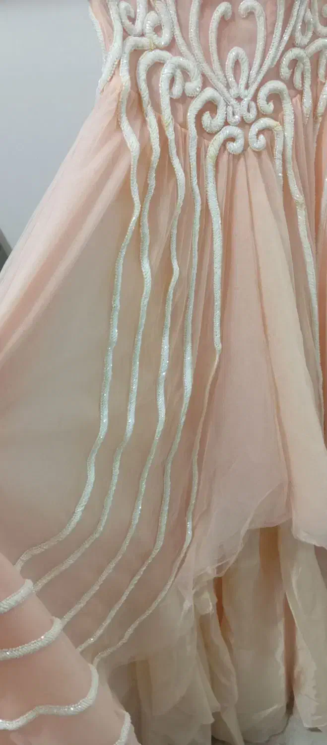 لباس مجلسی|لباس|قشم, |دیوار