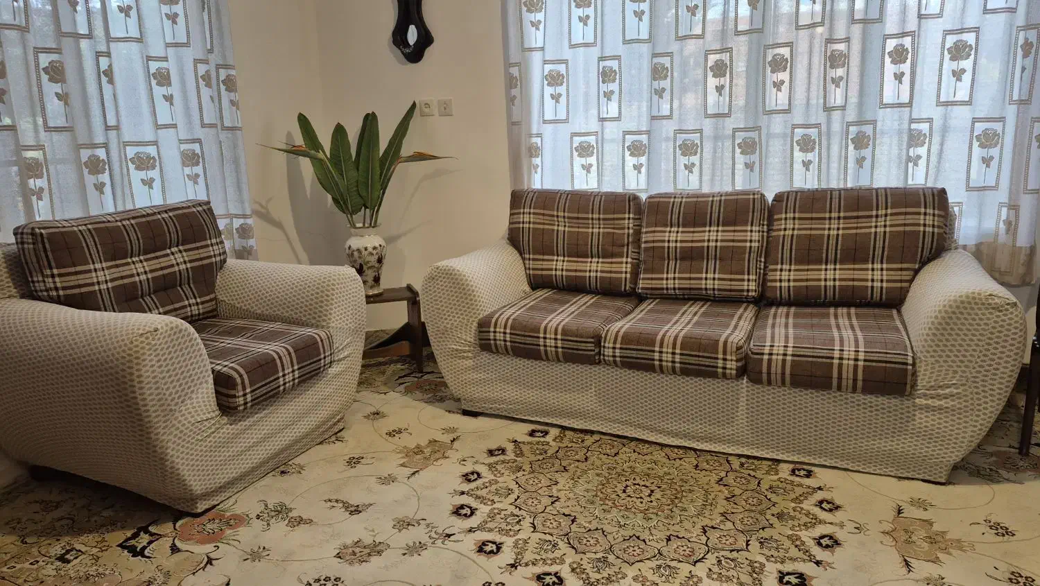 مبلمان راحتی با میز جلومبلی|مبلمان خانگی و میز عسلی|ساری, |دیوار