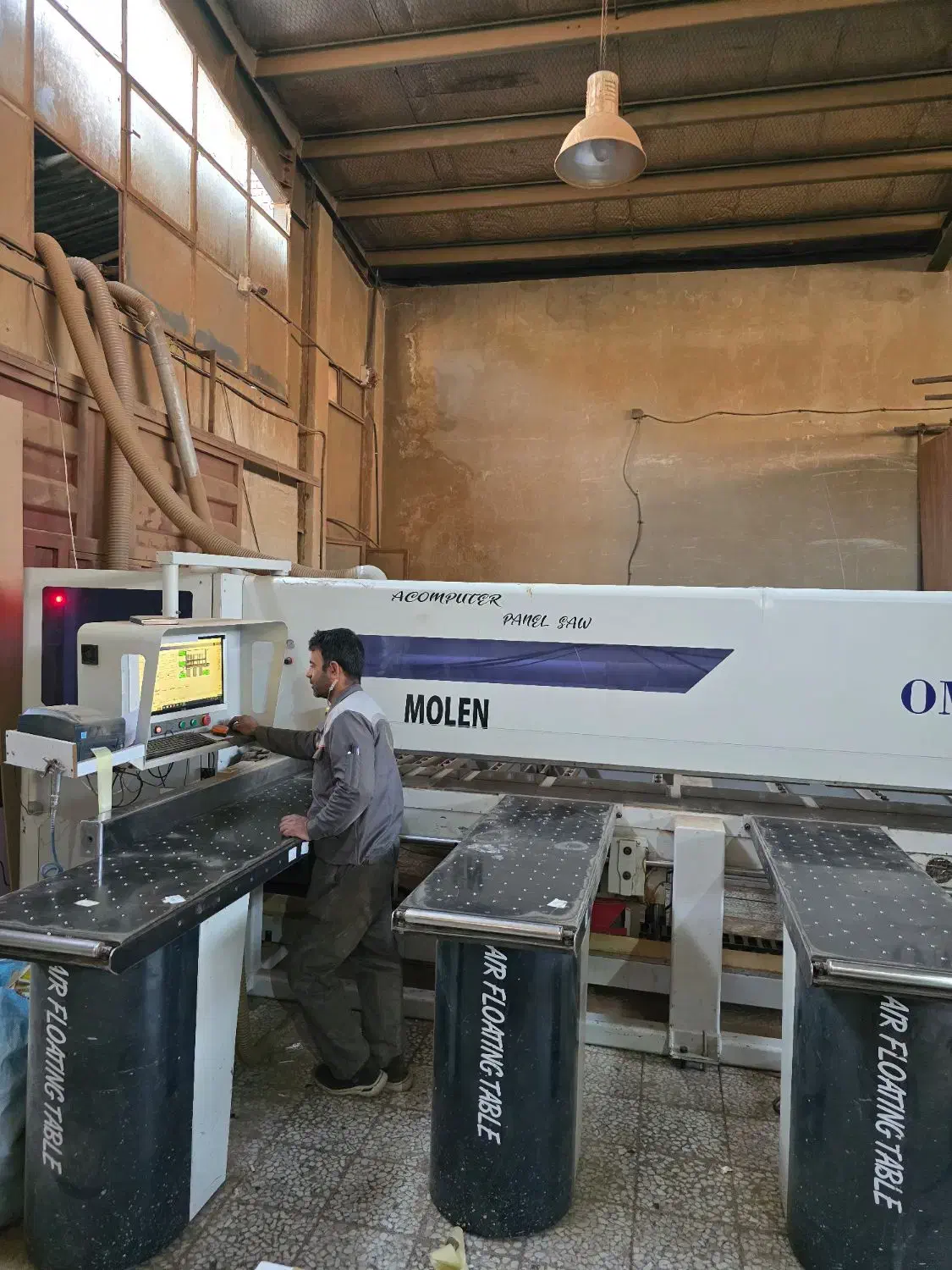 استخدام  رنگ کار کابینت کار نجار طراح منشی دفتری|استخدام معماری، عمران و ساختمانی|خمینی‌شهر, |دیوار