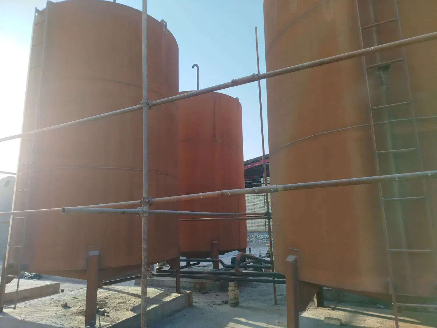 مخزن روغن۳۰هزارلیترورق مصرفی ۸میل سال ساخت۴۰۳|مصالح و تجهیزات ساختمان|سلفچگان, |دیوار