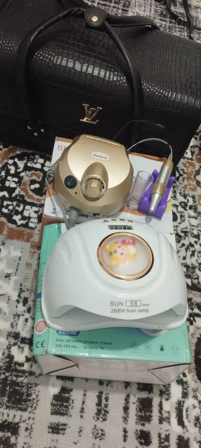 وسایل کاشت ناخن|آرایشگاه و سالن‌های زیبایی|کوهدشت, |دیوار