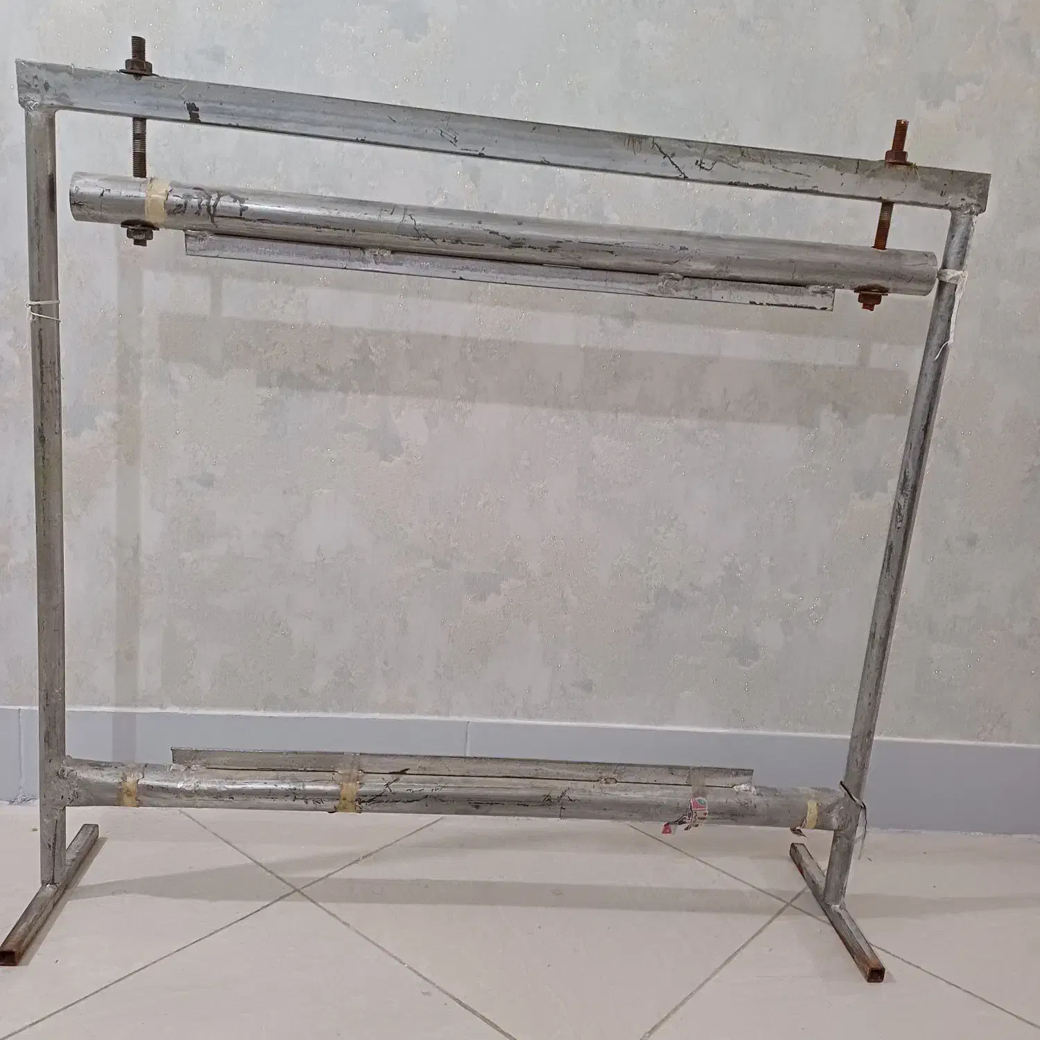 دار قالی|ابزارآلات|قم, قلعه یزدیها|دیوار