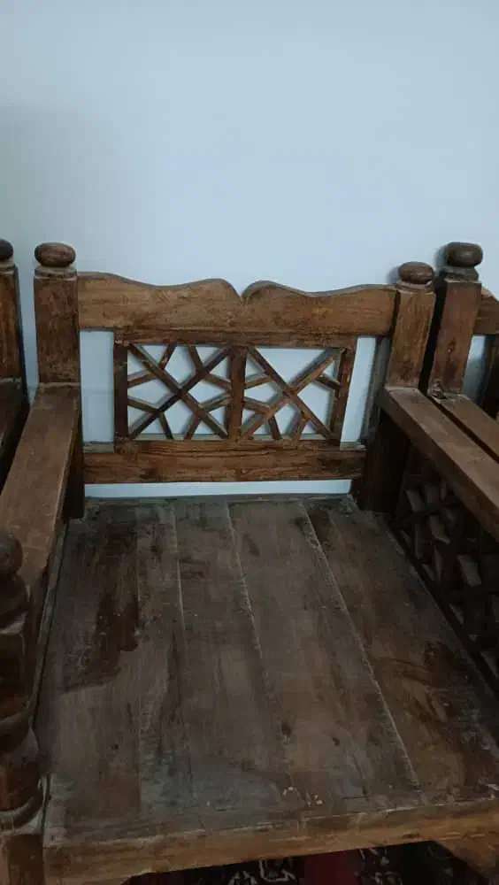 صندلی چوبی|کافی‌شاپ و رستوران|زابل, |دیوار