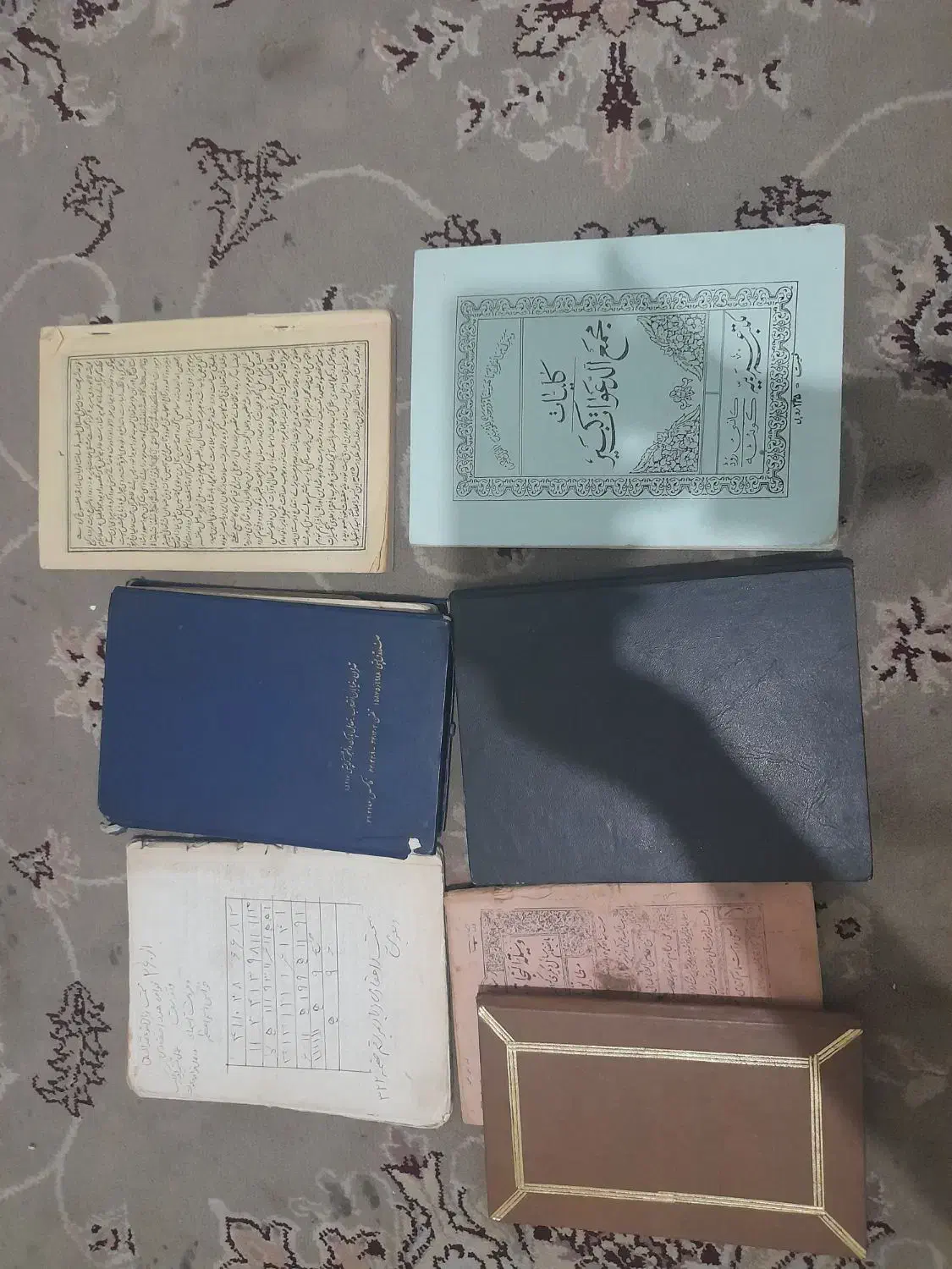 تعدادی کتاب دعا قدیمی به فروش میرسد|کتاب و مجله مذهبی|اصفهان, دشتستان|دیوار