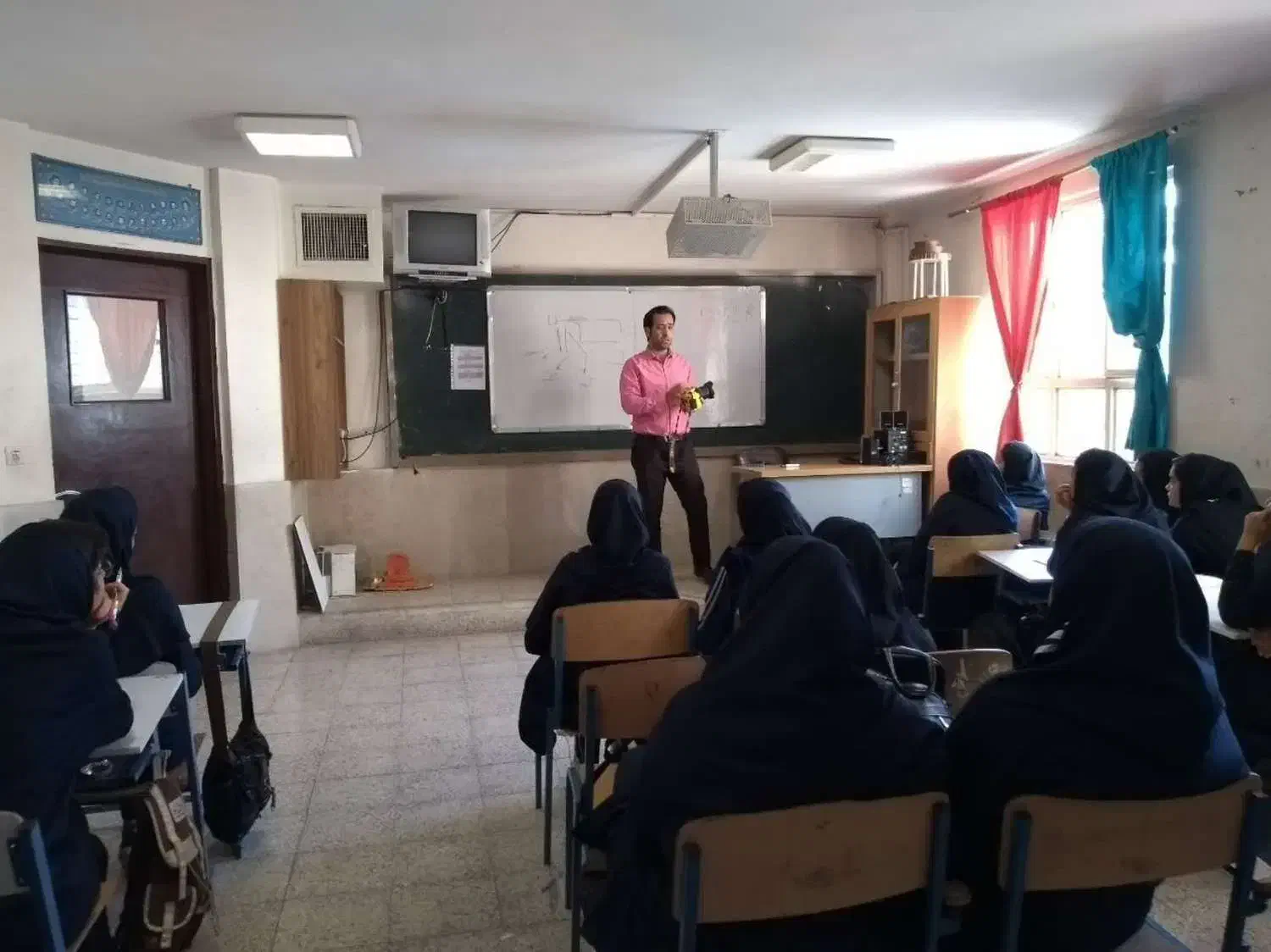 آموزش فن بیان و تقویت اعتماد بنفس|خدمات آموزشی|مشهد, هفت تیر (آب و برق)|دیوار