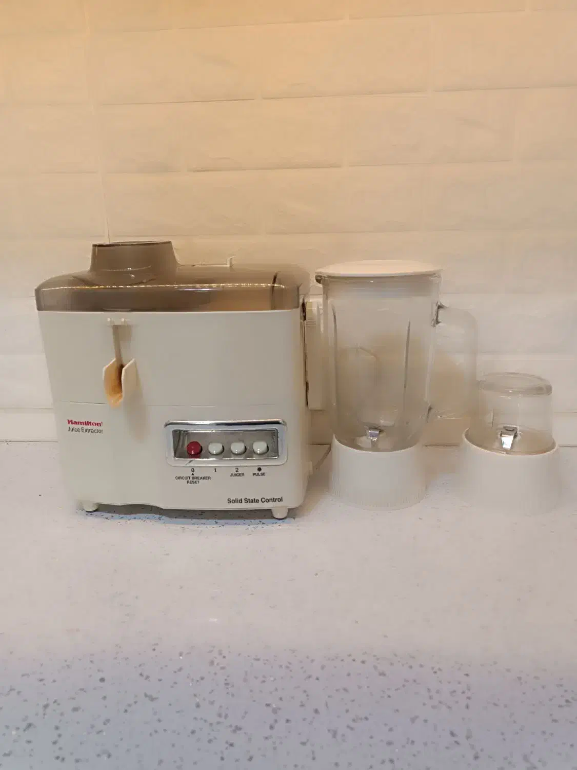 ابمیوه گیری سه کاره|آبمیوهگیر و آبمرکباتگیر|نجفآباد, فاز ۳ شهرک آزادگان|دیوار