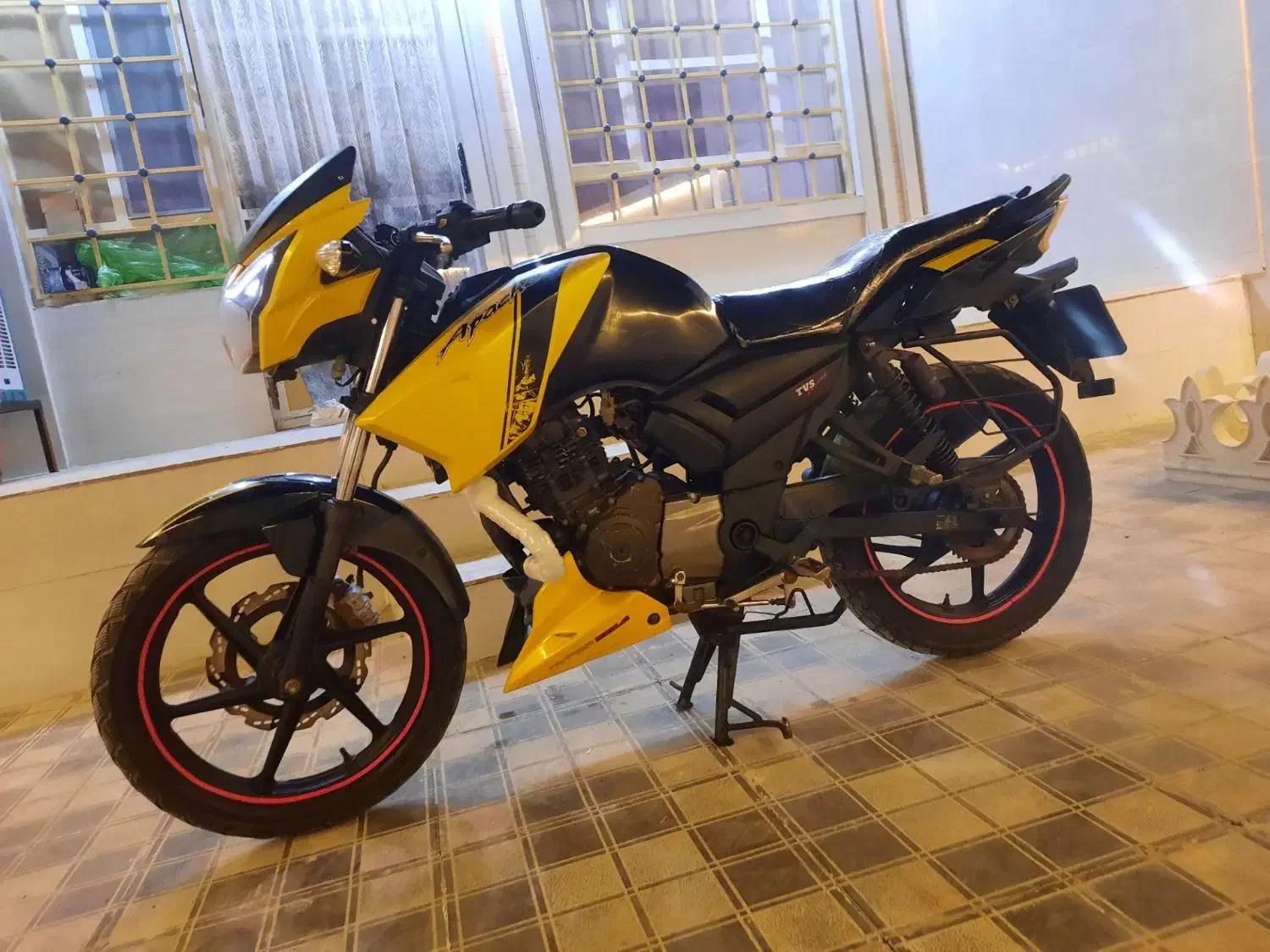 هندا و آپاچی مدل92و160سی سی زردمشکی|موتورسیکلت|تربت‌حیدریه, چهارراه خواف|دیوار