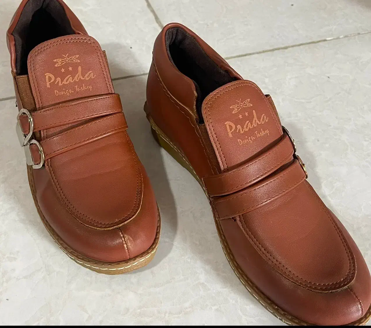 کفش عسلی|کیف، کفش، کمربند|بومهن, |دیوار