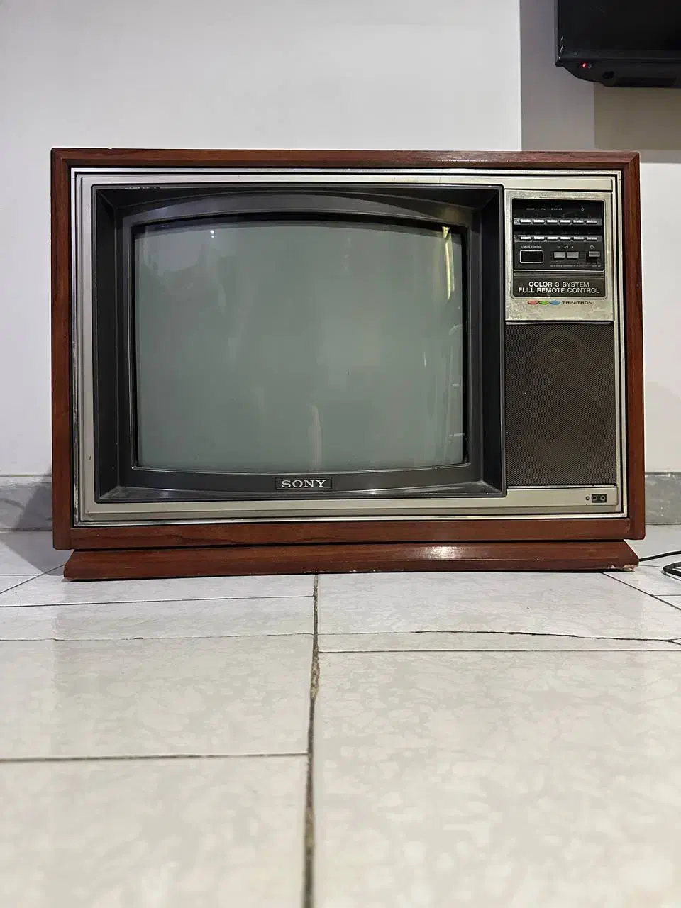 تلویزیون قدیمی سونی رنگی|تلویزیون و پروژکتور|تهران, منیریه|دیوار