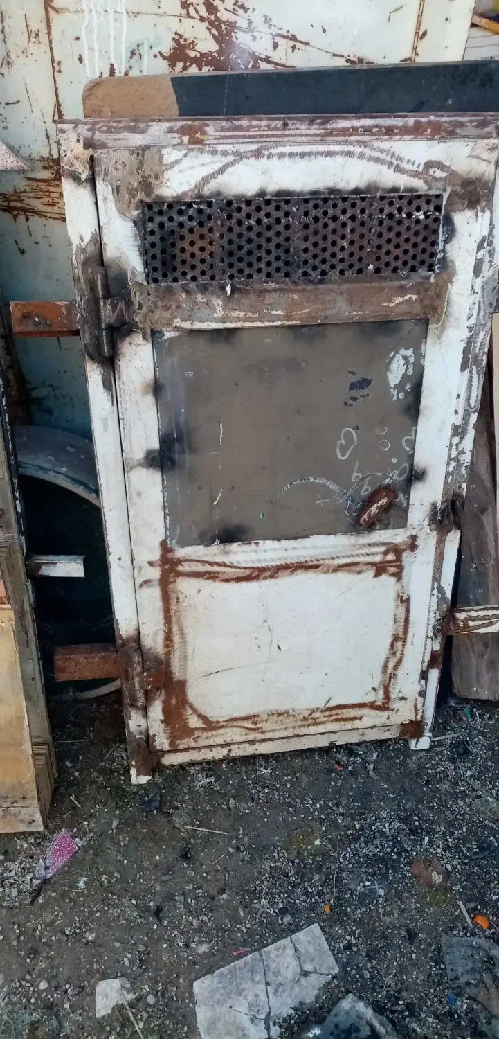 درب اهنی|ابزارآلات|شیراز, دست خضر|دیوار