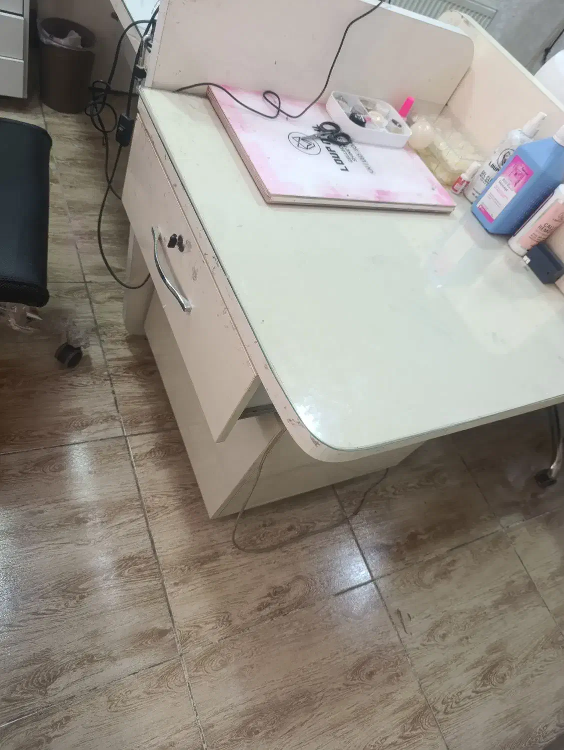 لوازم ناخن|آرایشگاه و سالنهای زیبایی|هشتگرد, مدرس|دیوار