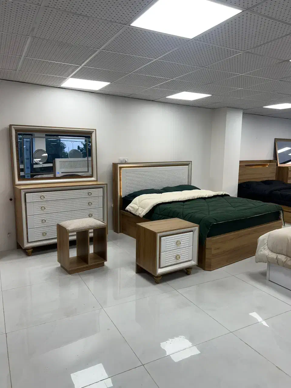 سرویس خواب بدون واسطه|تخت و سرویس خواب|بهشهر, |دیوار