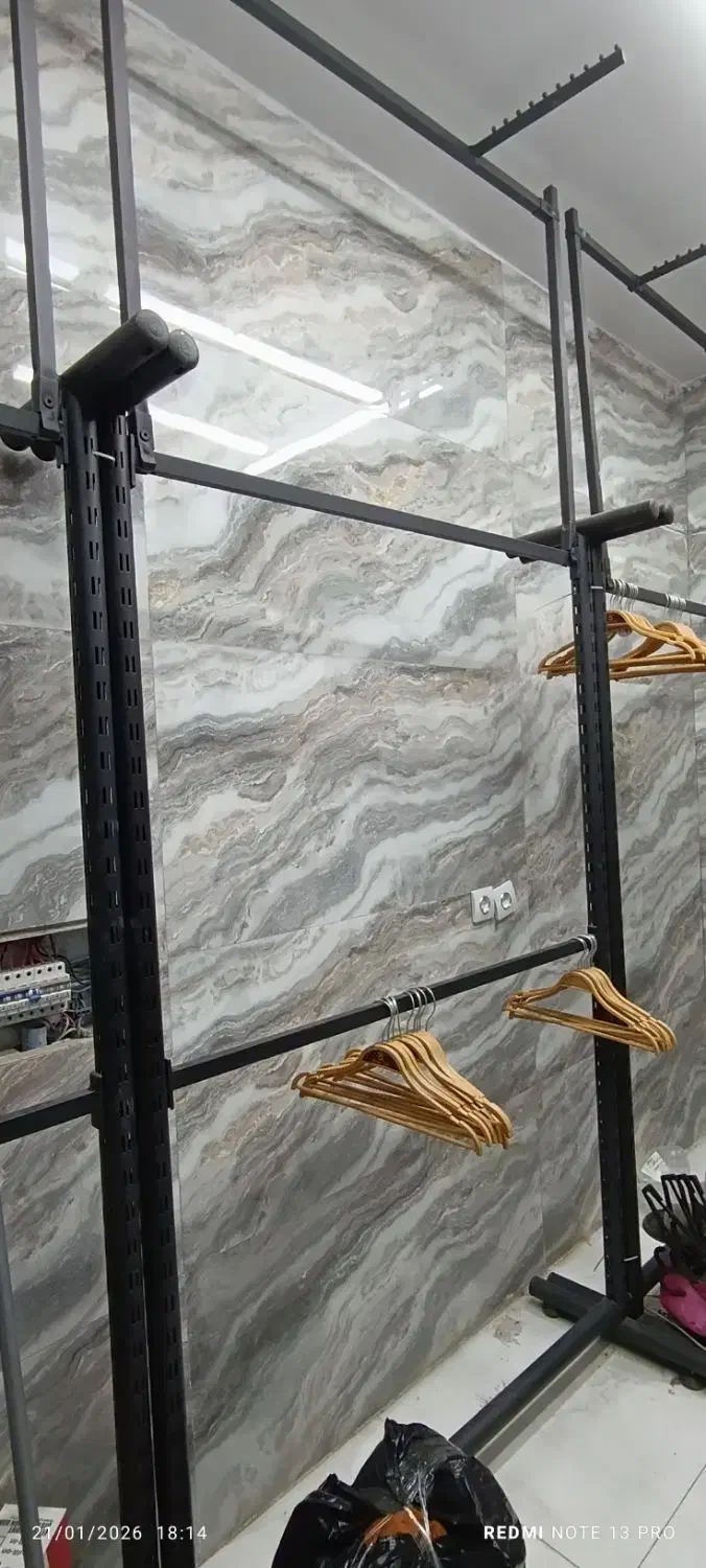 رگال فلزی|بندرخت و رخت‌آویز|فردیس, قریشی|دیوار