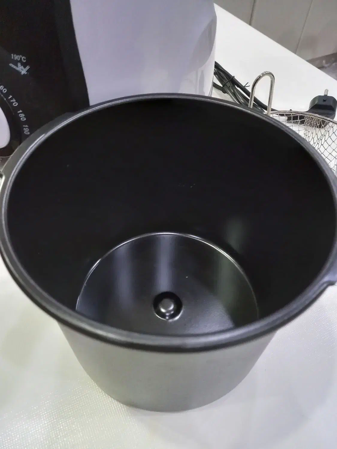 سرخ کن|ظروف پخت‌وپز|اصفهان, خواجو|دیوار