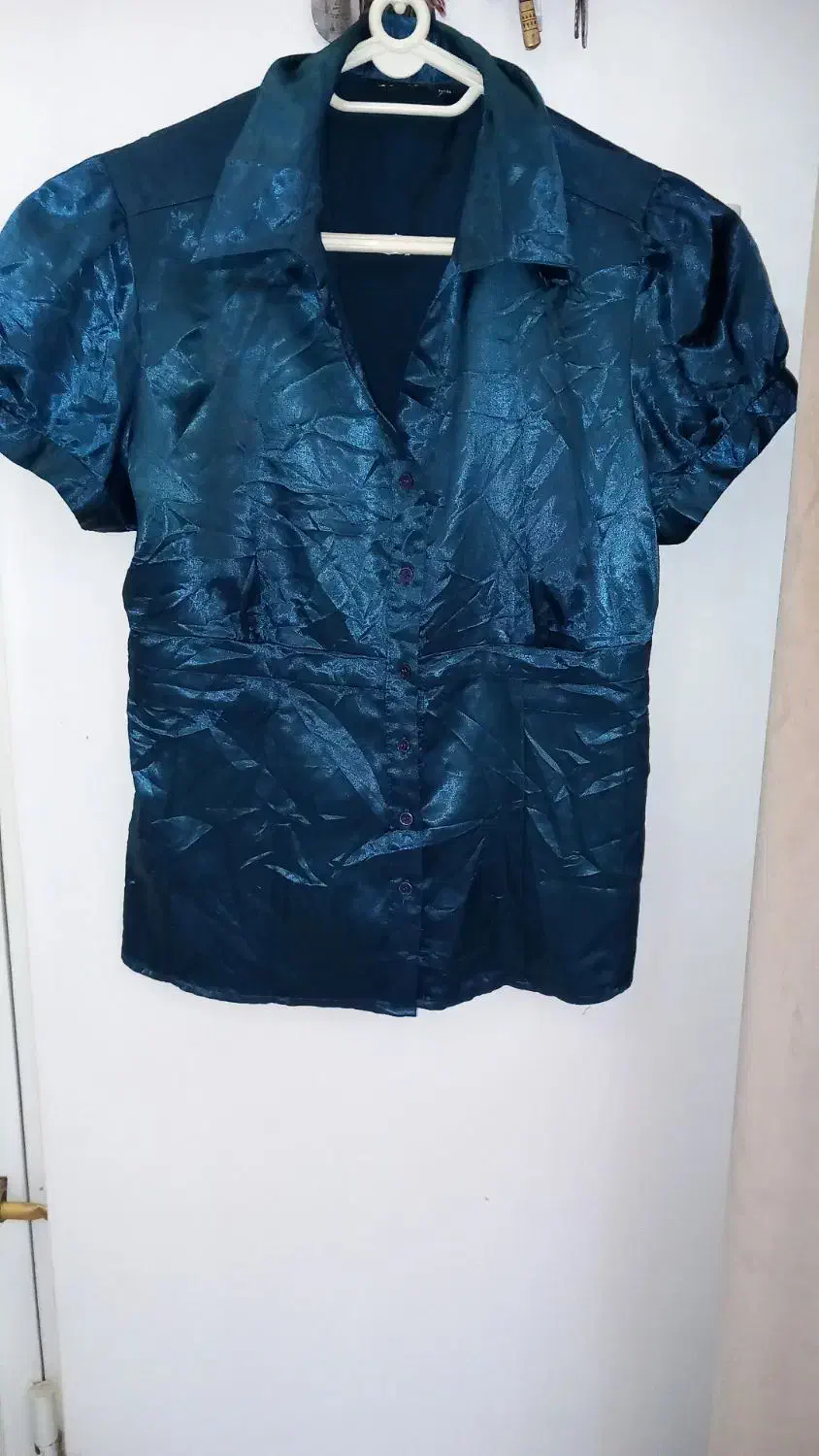 شومیز|لباس|میانه, |دیوار