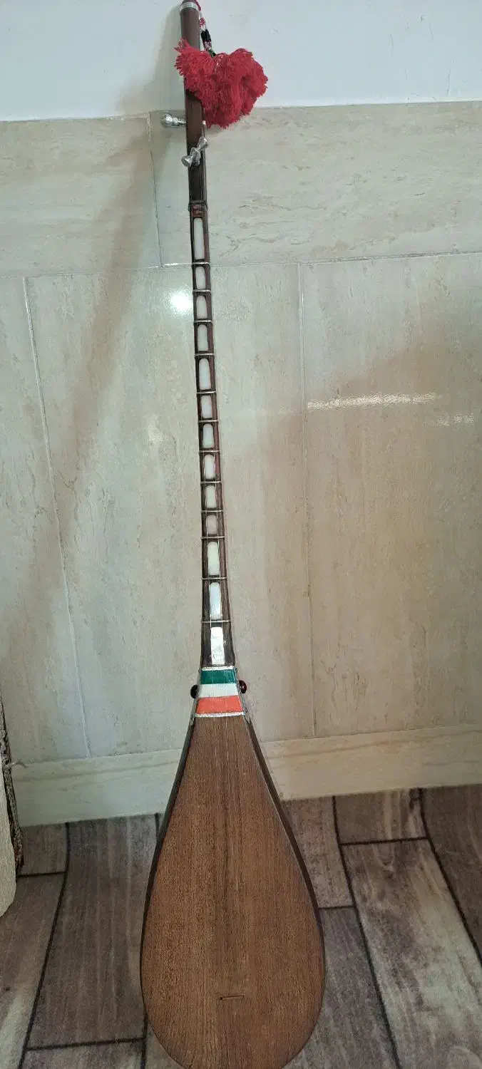 دوتار قدیمی|سازهای سنتی|شیروان (خراسان), |دیوار