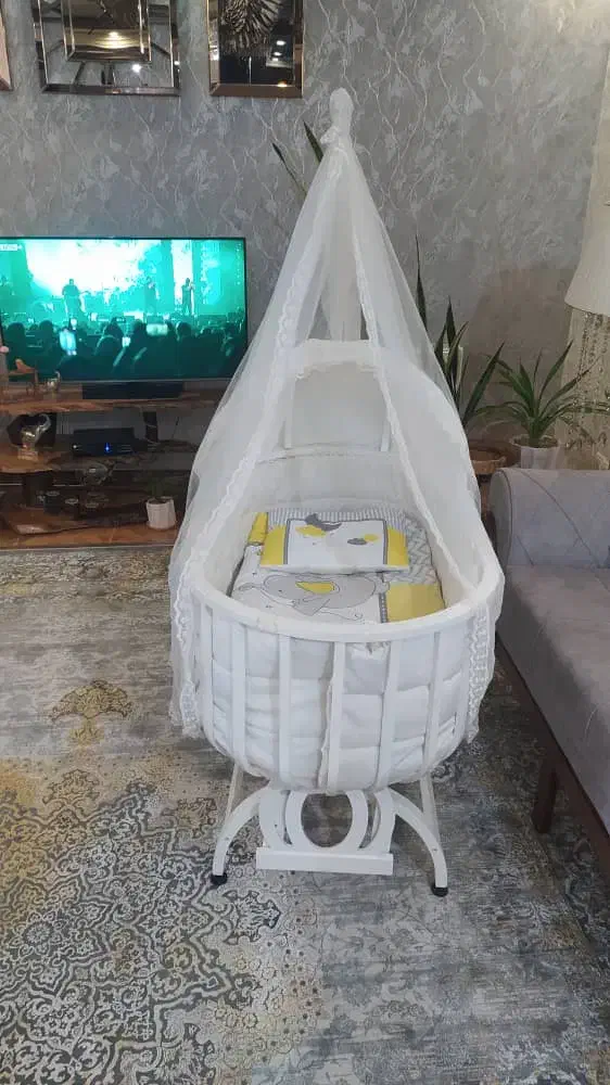 گهواره چوبی|تخت و سرویس خواب|فولادشهر, زاینده رود|دیوار