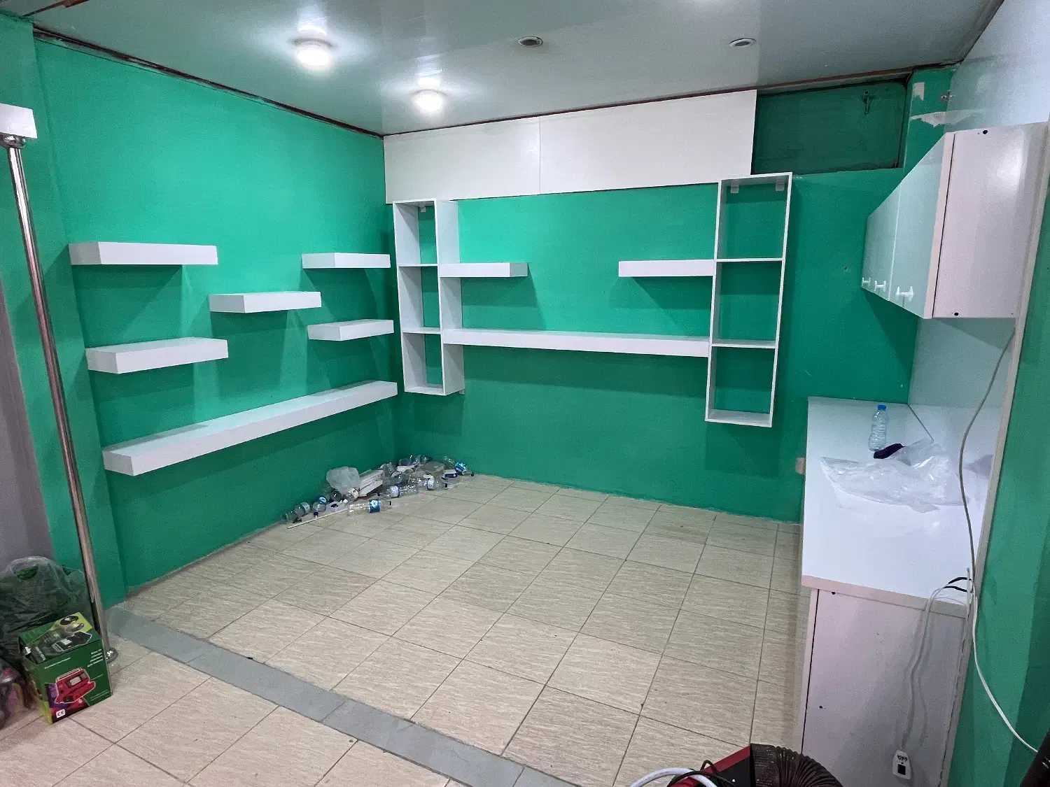 ست کامل قفسه ویترین لوازم خانگی سفید عمق ۹۰ بانه|کتابخانه، شلف، قفسه‌های دیواری|بانه, |دیوار