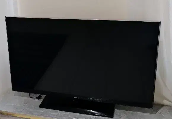 تلویزیون 46 اینچ LED سامسونگ|تلویزیون و پروژکتور|پرند, فاز ۴|دیوار