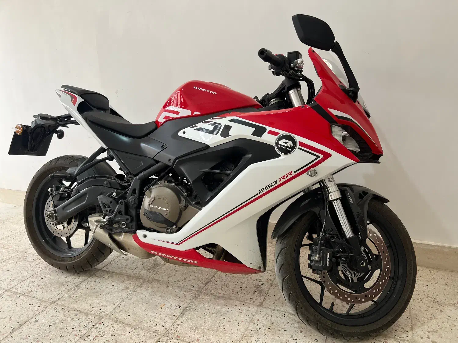 کیوجی ریس 250rr بنلی|موتورسیکلت|تربتحیدریه, ۴۵ متری|دیوار