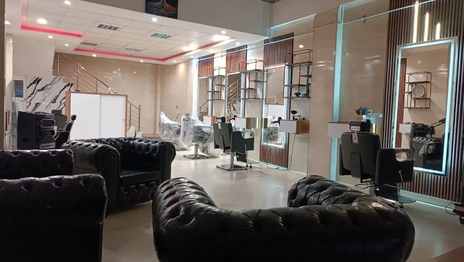 دعوت به همکاری آرایشگر و کارآموز(شاگرد)|استخدام درمانی، زیبایی، بهداشتی|گرگان, |دیوار