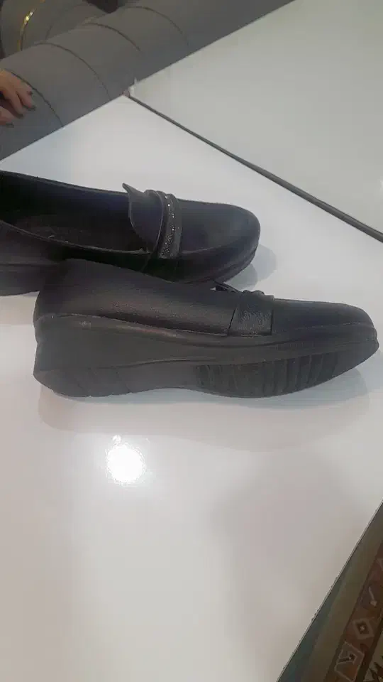 یه جفت کفت کالج در حد نو|کیف، کفش، کمربند|قروه, |دیوار