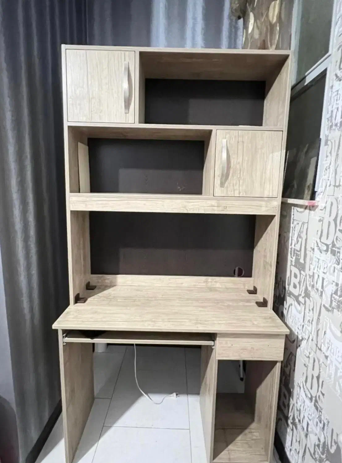 میز تحریر و کامپیوتر|میز تحریر و کامپیوتر|تهران, علم و صنعت|دیوار