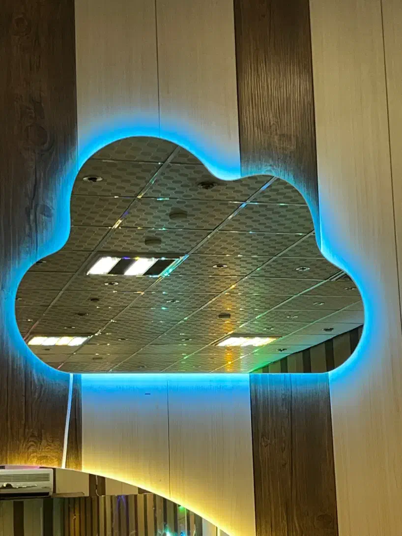 اینه لایت|آینه|قم, آزادگان|دیوار