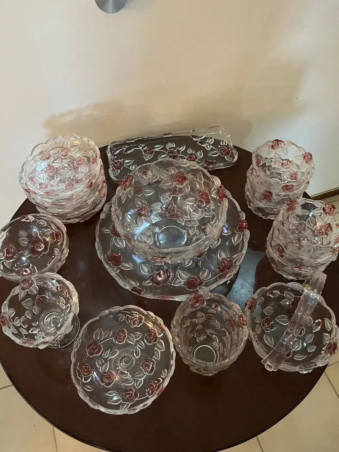 ظروف پذیرایی کریستال والتر و...|کلکسیون اشیاء عتیقه|رشت, منظریه|دیوار