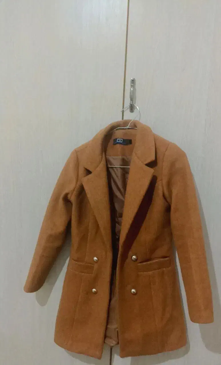 یه جفت کفش یه عدد پالتو هردو زنانه|لباس|گرمسار, |دیوار