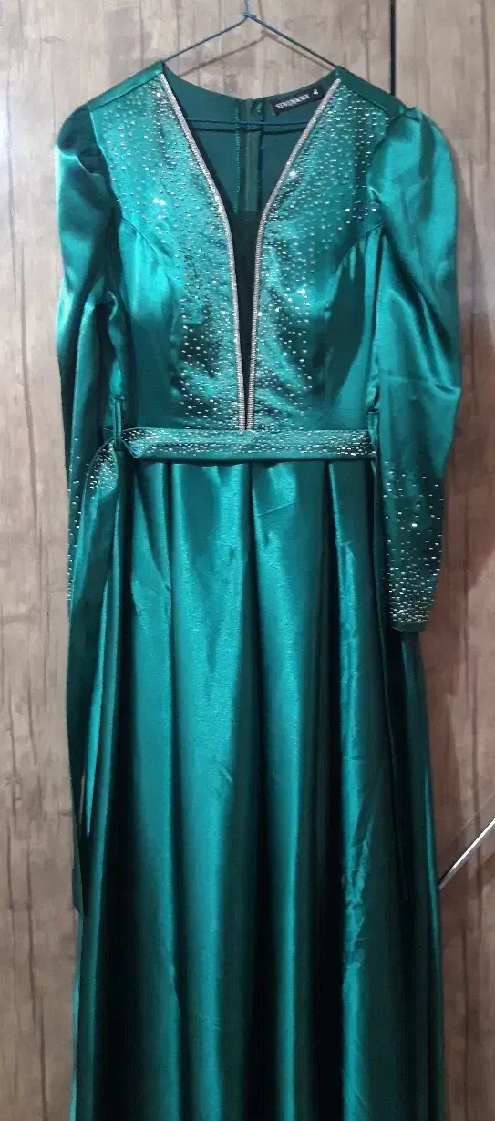 لباس مجلسی ساتن شیروان|لباس|شیروان (خراسان), |دیوار