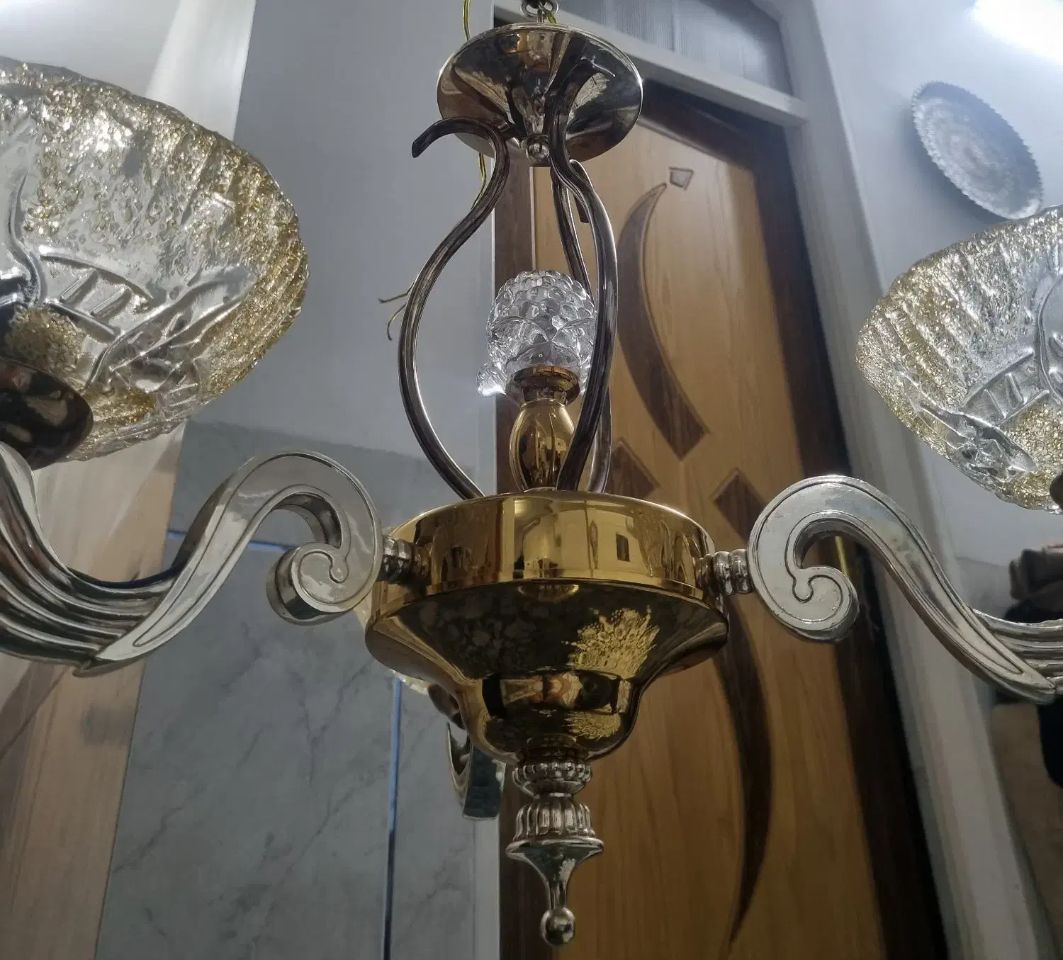 لوستر سه شاخه طلایی|لوستر و چراغ آویز|لنجان, |دیوار