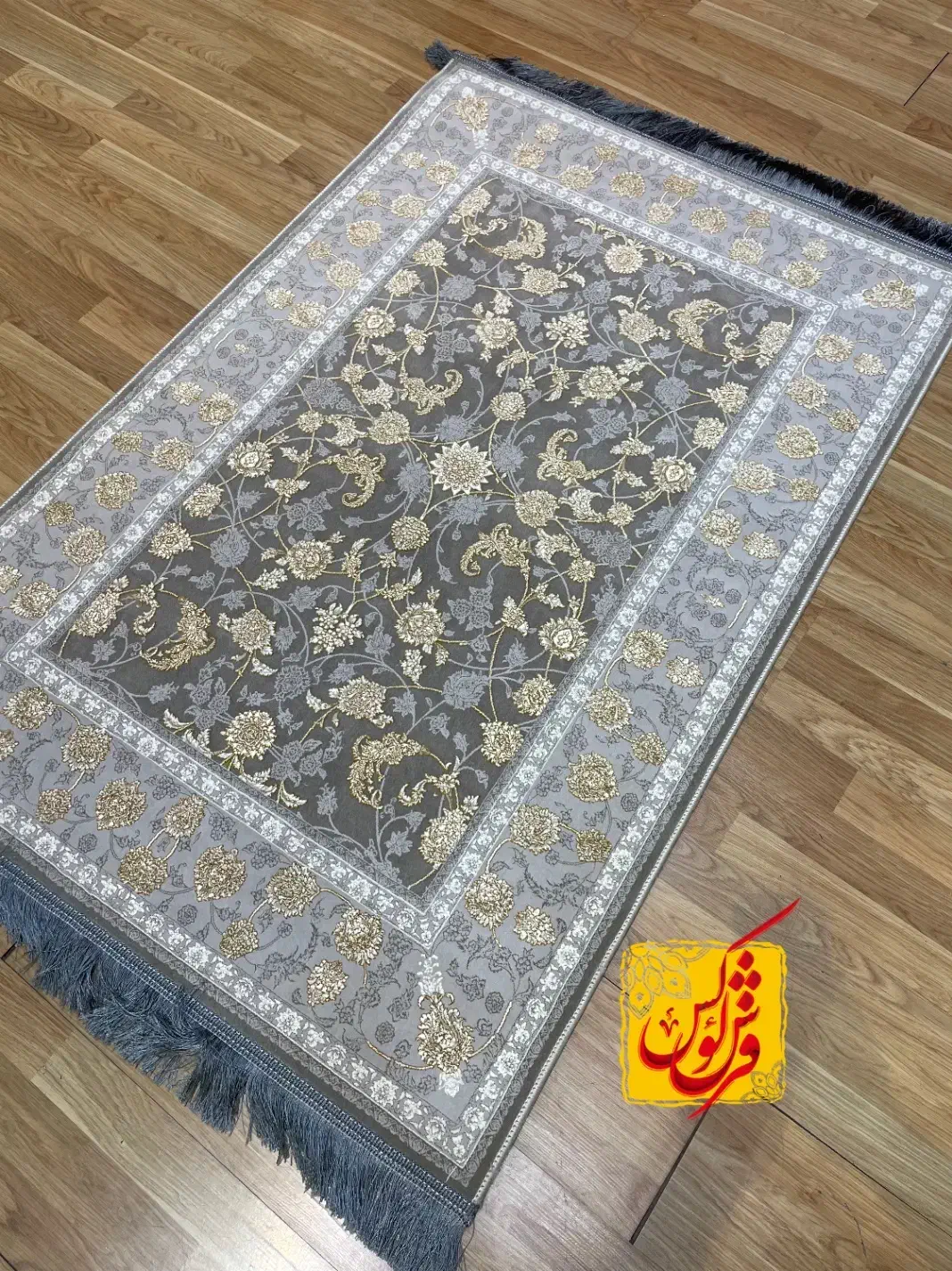 فرش ۱۲۰۰شانه فقط ۲/۴۹۰/۰۰۰ تومان|فرش|تهران, بازار|دیوار