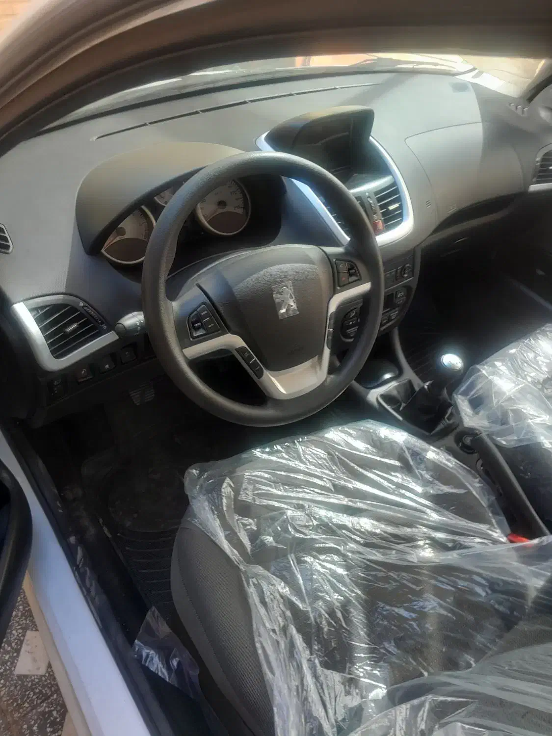 ۲۰۷ مدل۴۰۴ سقف فلز tu5  ارتقا یافته|خودرو سواری و وانت|اصفهان, کشاورزی|دیوار