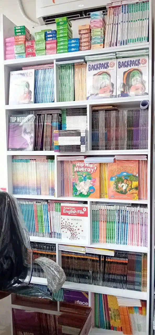 فروشنده خانم در کتابفروشی|استخدام خدمات فروشگاه و رستوران|قم, چهل درخت‎|دیوار