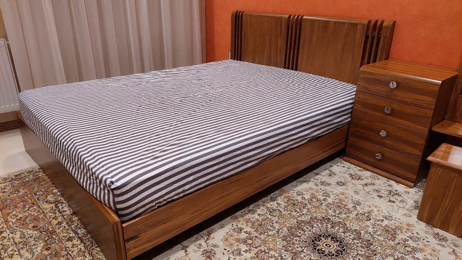 سرویس خواب چوبی 160*200|تخت و سرویس خواب|شیراز, مبعث|دیوار
