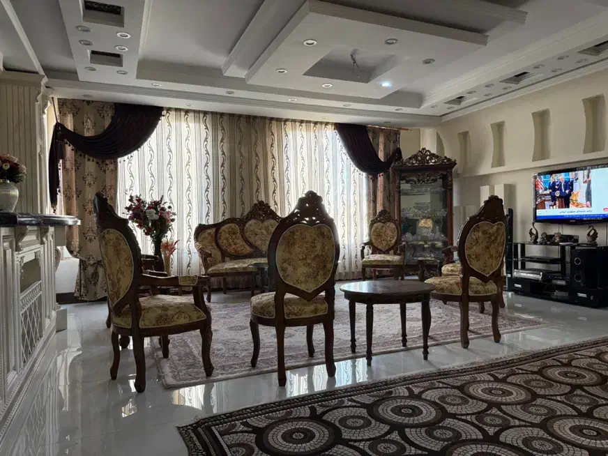 مبلمان استیل ۹ نفره+کاناپه راحتی ۷ نفره +ویترین|مبلمان خانگی و میز عسلی|پاکدشت, پاکدشت (مامازند)|دیوار