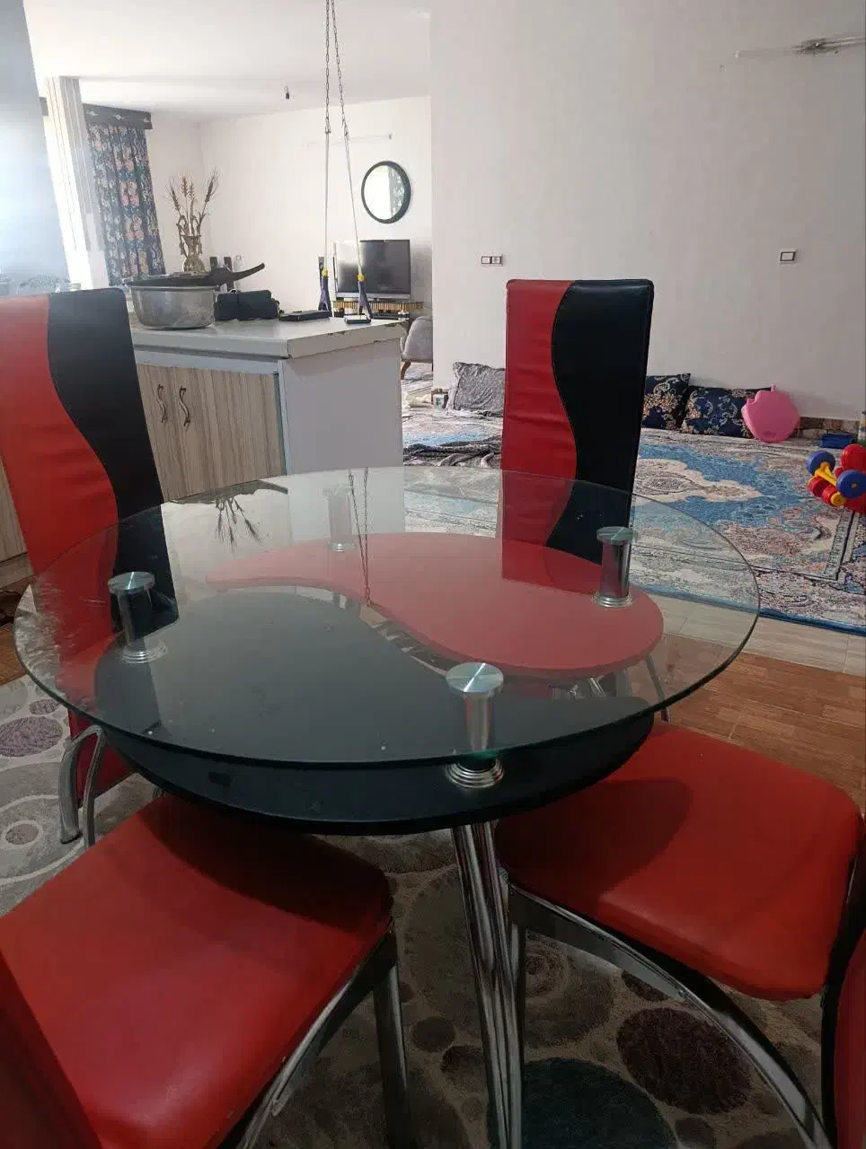 ۲ دست میز نهار خوری ۴ نفره|میز و صندلی غذاخوری|تویسرکان, |دیوار