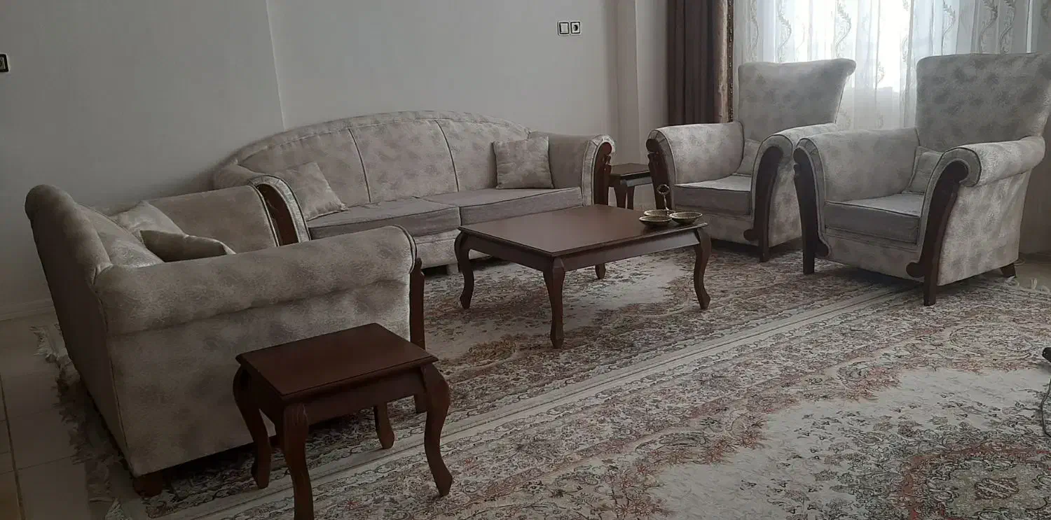 مبل راحتی|مبلمان خانگی و میز عسلی|شاهین‌شهر, خانه کارگر|دیوار
